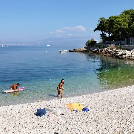 Apartamento With Parking Space Gornje Selo, Solta - 15545