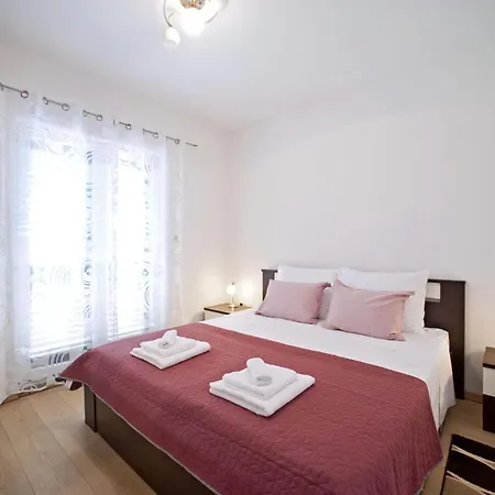 With Parking Space Gornje Selo, Solta - 15545 *